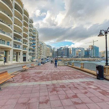 Daire Bennys Seaside Escape Sliema