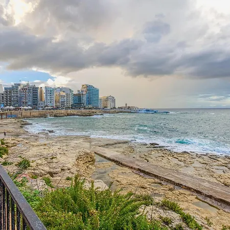 Bennys Seaside Escape Apartment Sliema