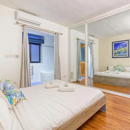 Bennys Seaside Escape Apartment