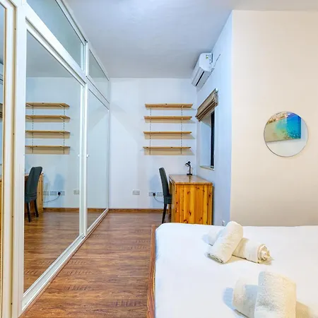 Bennys Seaside Escape Apartment *