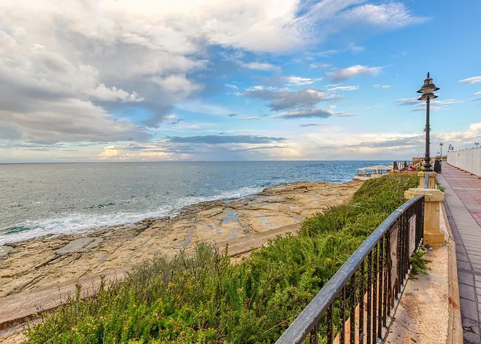 Bennys Seaside Escape * Sliema