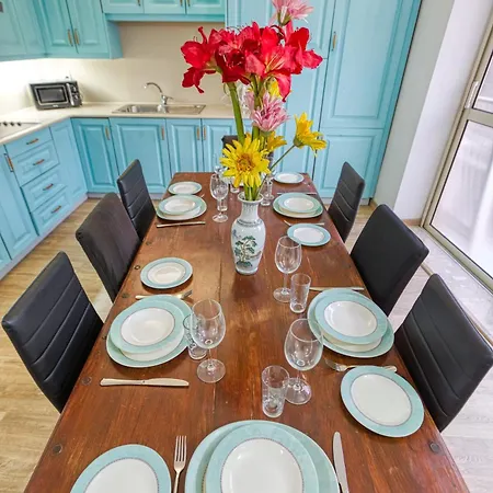 Bennys Seaside Escape Apartament