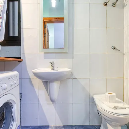 Bennys Seaside Escape * Sliema