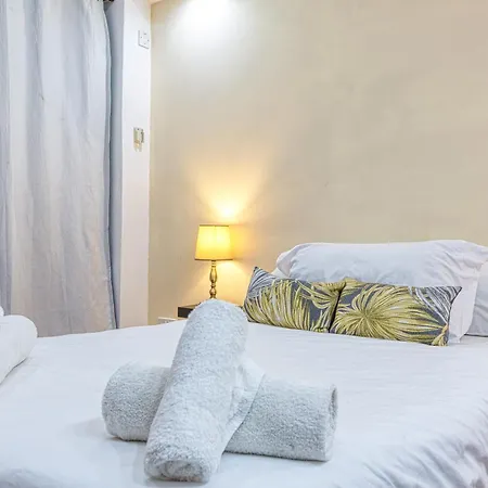 Bennys Seaside Escape