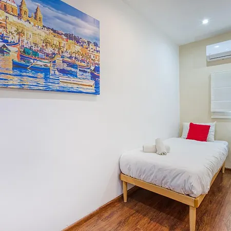 Bennys Seaside Escape *