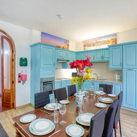 Bennys Seaside Escape *