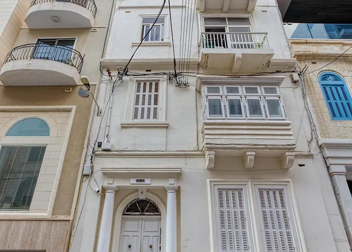 Bennys Seaside Escape