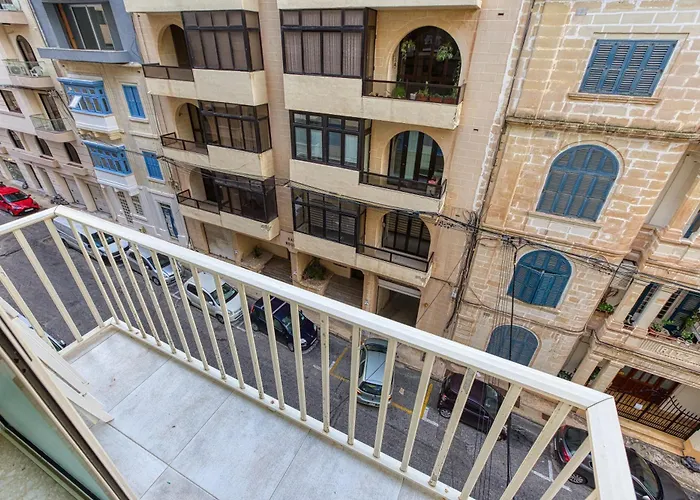 Bennys Seaside Escape *