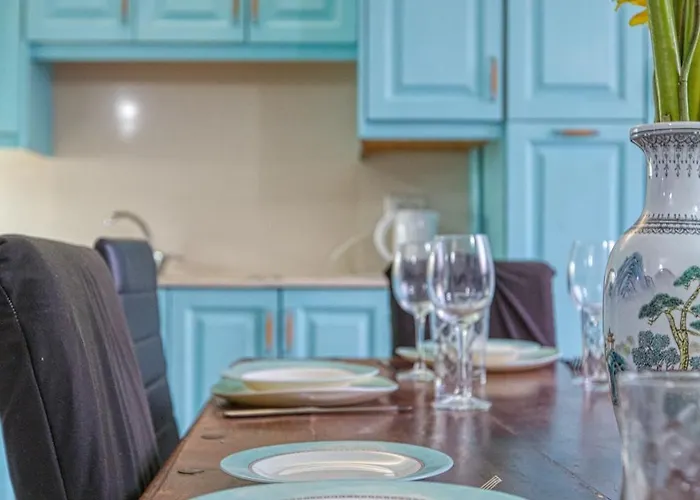 Bennys Seaside Escape * Sliema