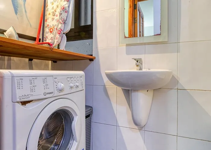 Bennys Seaside Escape