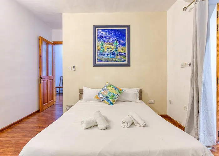 Bennys Seaside Escape * Sliema