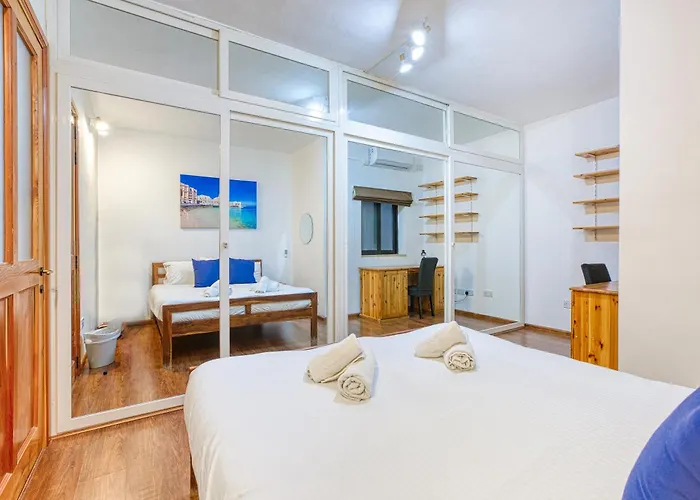 Bennys Seaside Escape Apartment