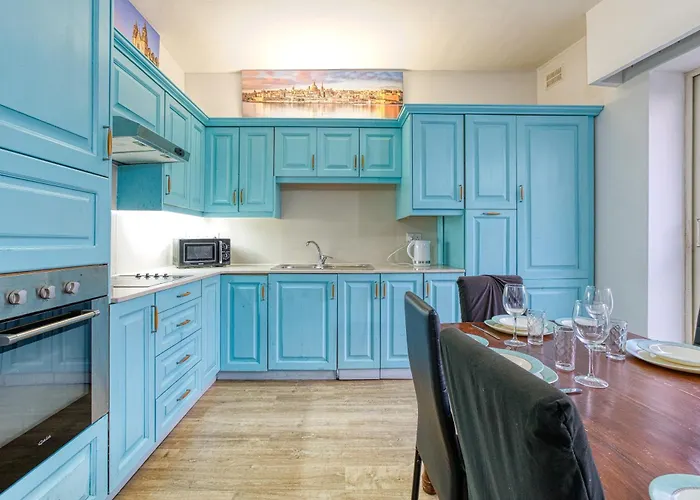 Bennys Seaside Escape