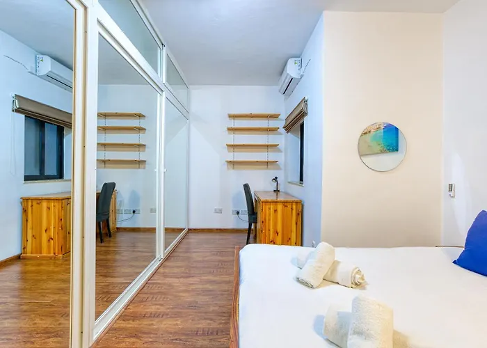 Bennys Seaside Escape Apartment *